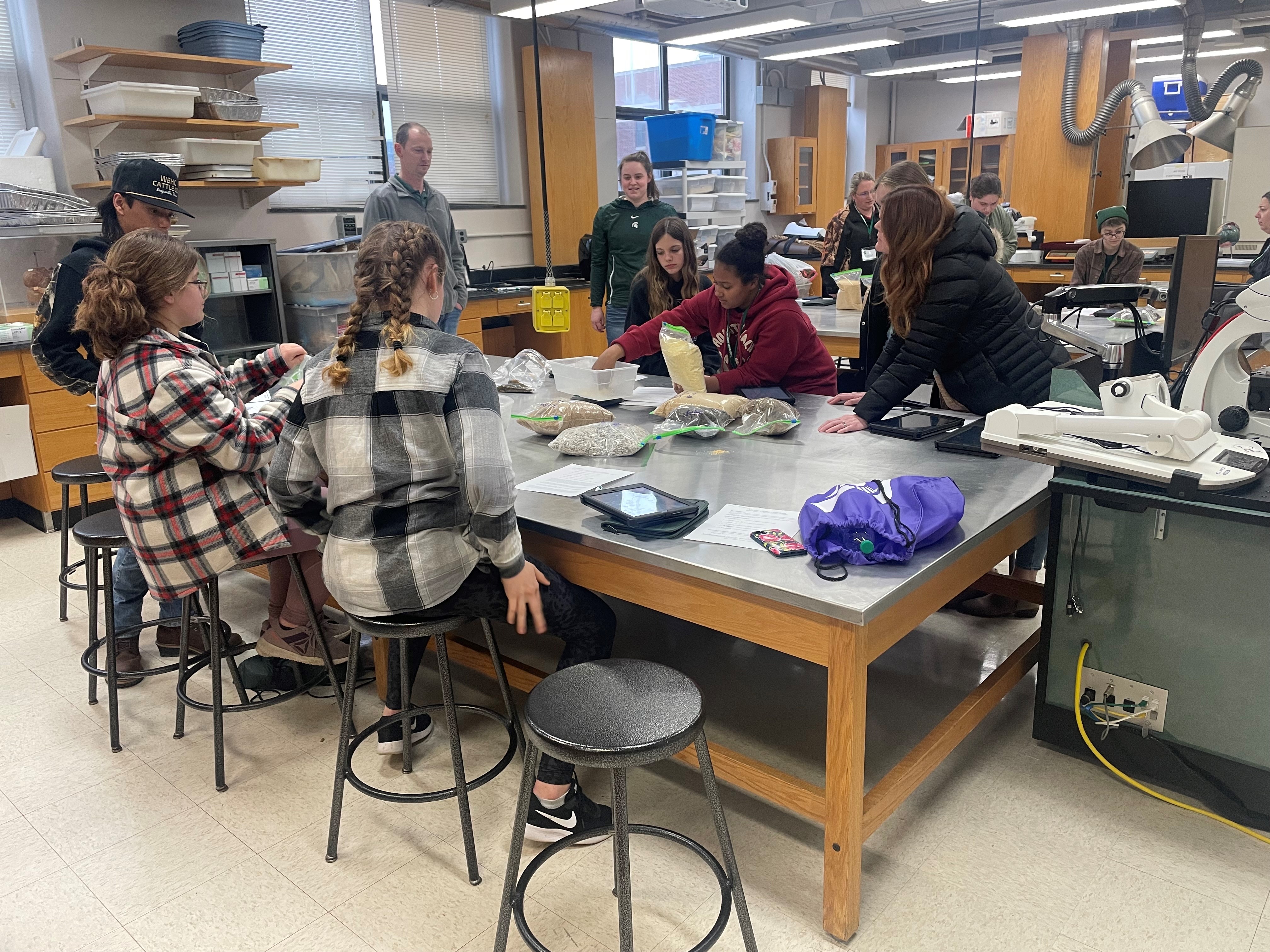 Dr. Barry Bradford and graduate student Lynn Olthof lead participants though a nutrition activity.