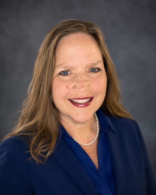 Lisa Manwell headshot