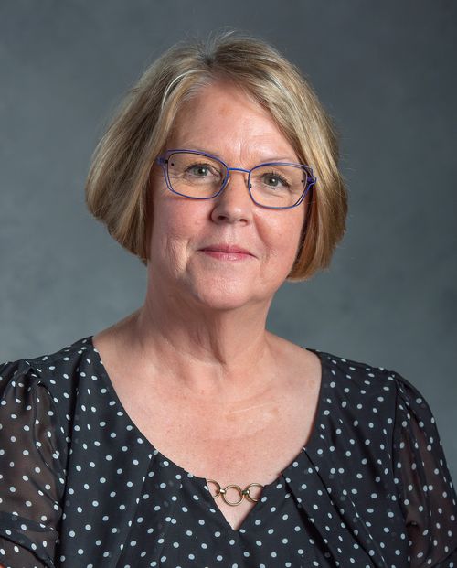 Julie Chapin headshot.