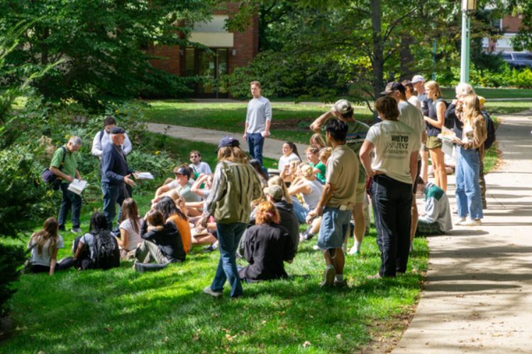 MSU of SPDC alumnus Bob Chipman and Chip Sullivan leading the 3rd Annual Landscape Architecture Student and Alumni Sketch Crawl.