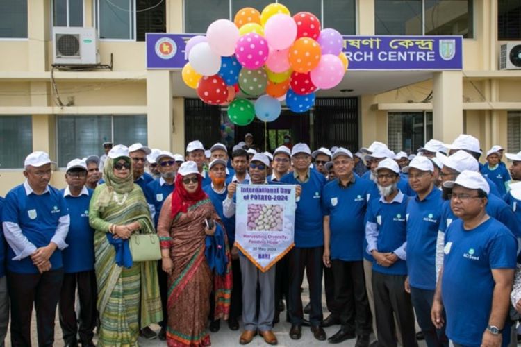 Bangladesh Agricultural Research Institute international potato day group photo.