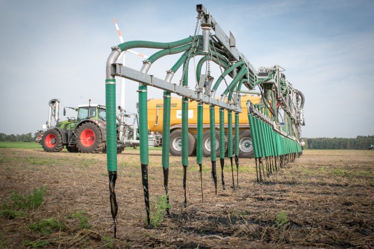 Manure applicator