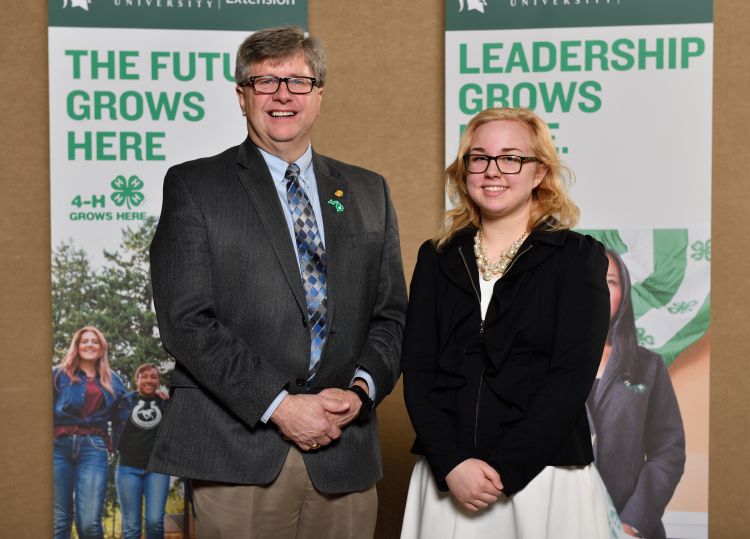 Michigan 4-Her Marjia Cornelia meets with State Senator Tom Casperson at the 2017 4-H Capitol Experience. All photos by MSU Extension.