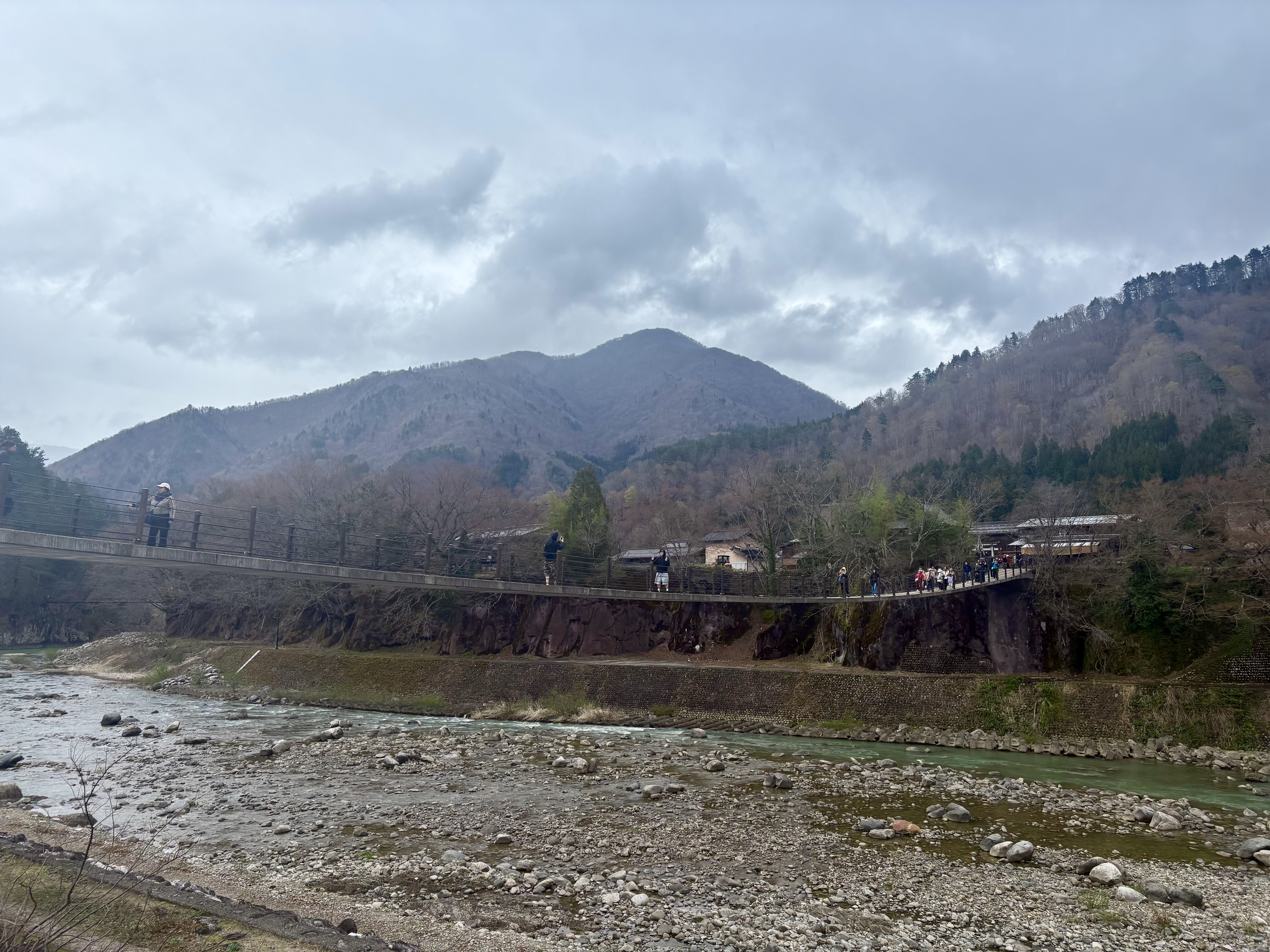Kanazawa_Shirakawa-go_Bridge.jpeg